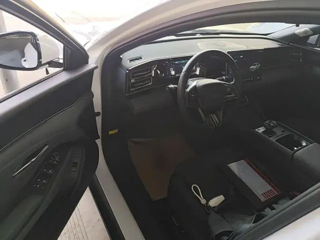 BYD Qin L — Фото автомобиля 15