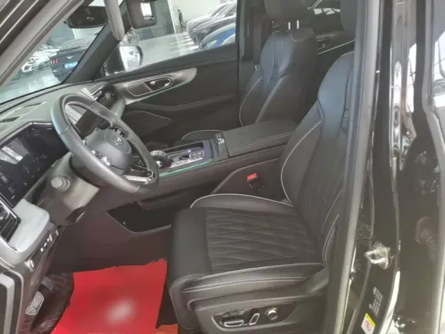 GAC Trumpchi GS8 — Фото автомобиля 14
