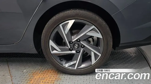 Hyundai Avante CN7 — Фото автомобиля 6