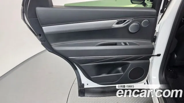 Genesis GV80 — Фото автомобиля 14