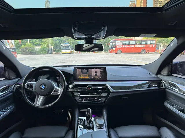BMW 6 Series Gran Turismo — Фото автомобиля 10