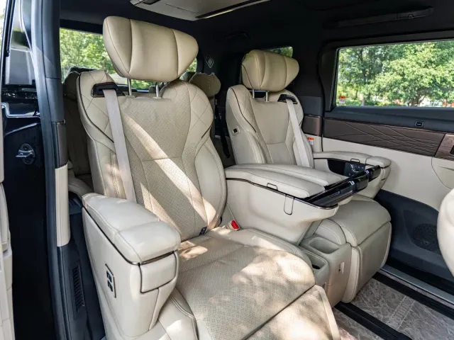 Toyota Vellfire — Фото автомобиля 11