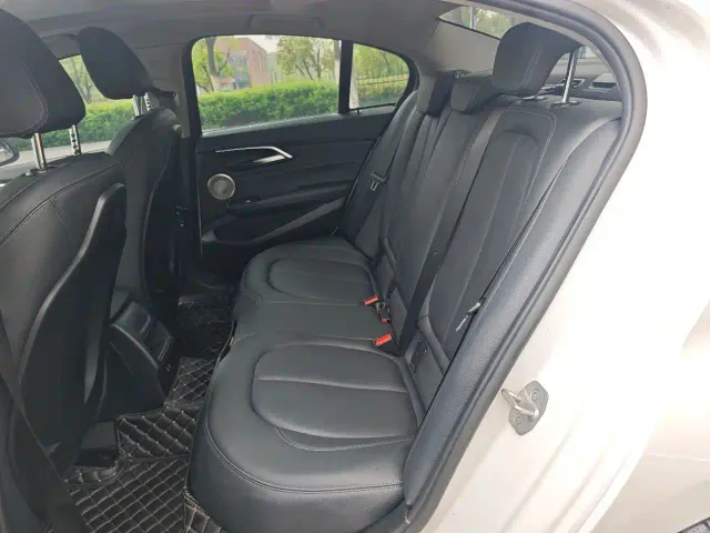 BMW 1 Series — Фото автомобиля 15