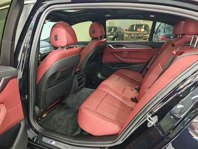 BMW 5 Series — Фото автомобиля 17