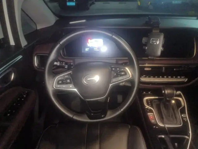 GAC Trumpchi M6 — Фото автомобиля 11