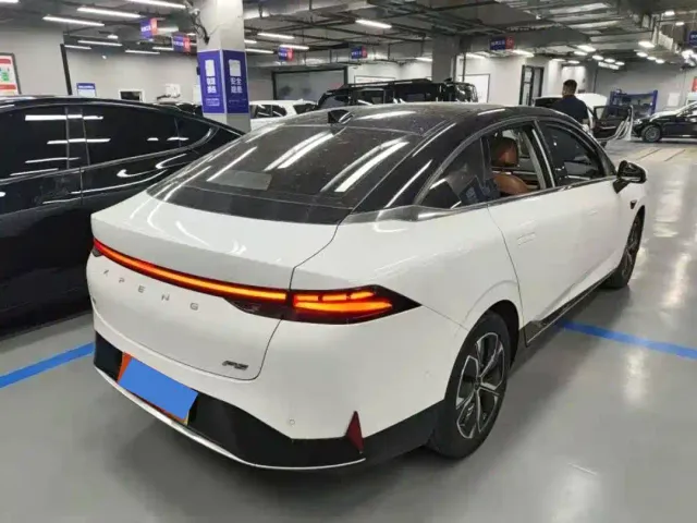 Xpeng P5 — Фото автомобиля 3