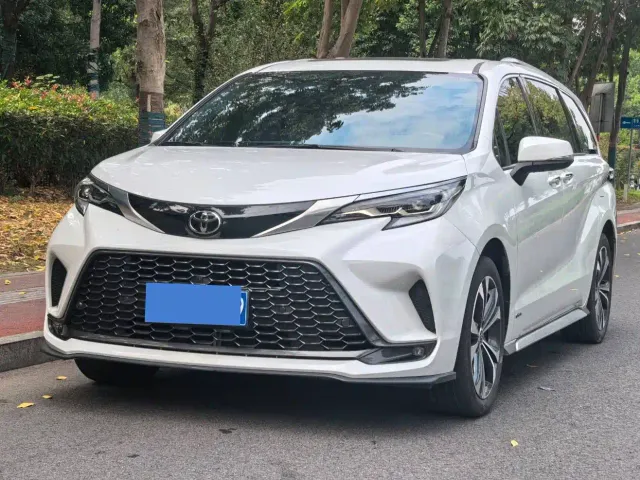 Фотография автомобиля — Toyota Granvia