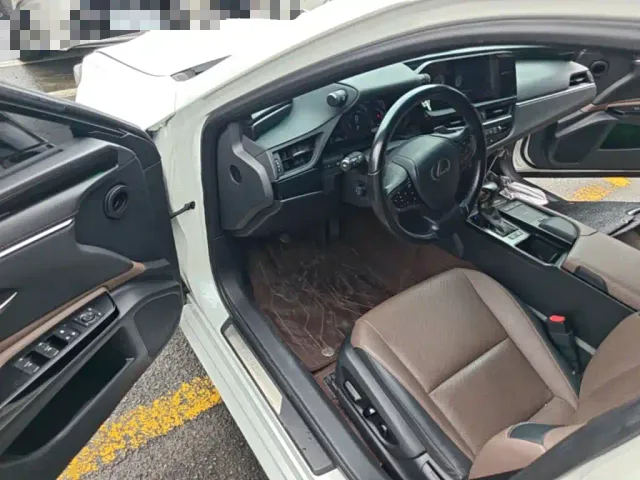 Lexus ES — Фото автомобиля 15