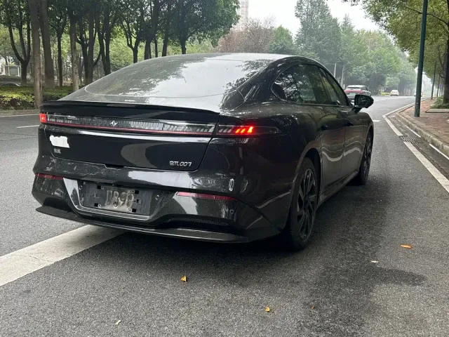 Dongfeng eπ 007 — Фото автомобиля 3