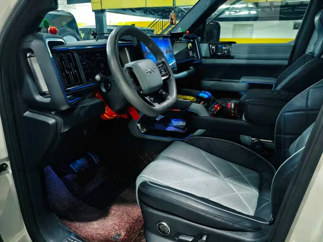 BYD FangChengBao Leopard 5 — Фото автомобиля 5