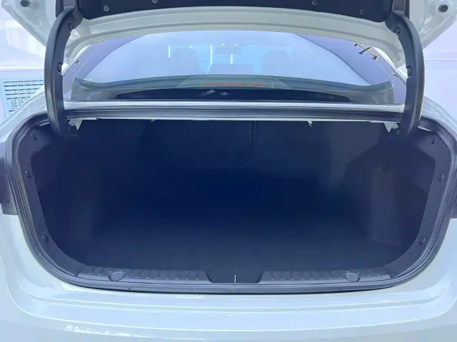 Changan Eado — Фото автомобиля 18