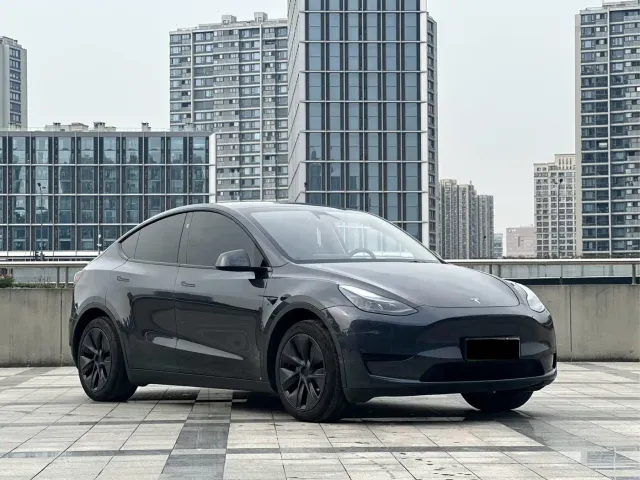 Фотография автомобиля — Tesla Model Y