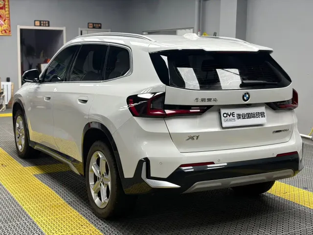 BMW X1 — Фото автомобиля 4