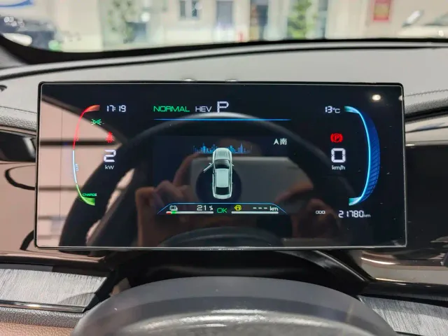 BYD Qin PLUS — Фото автомобиля 10