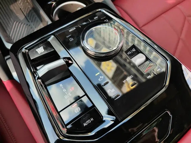 BMW 5 Series — Фото автомобиля 17