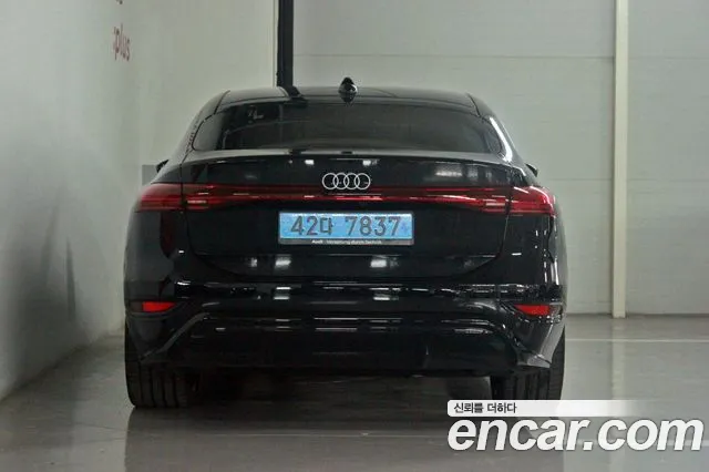 Audi A6 e-Tron — Фото автомобиля 4