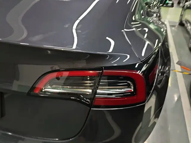 Tesla Model 3 — Фото автомобиля 7