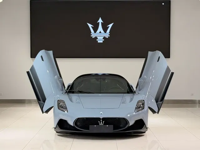 Maserati MC20 — Фото автомобиля 2