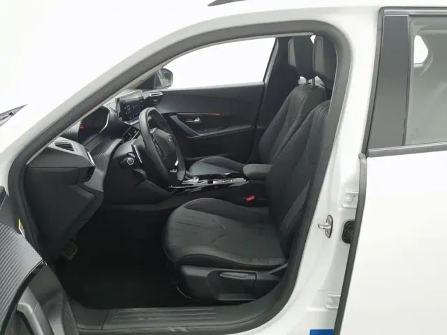 Peugeot 2008 — Фото автомобиля 10