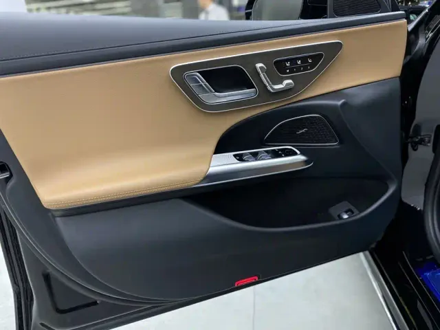 Mercedes-Benz E-Class — Фото автомобиля 17