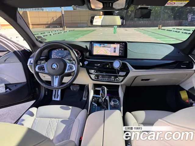 BMW 5 Series G30 — Фото автомобиля 9