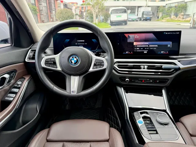 BMW i3 — Фото автомобиля 11