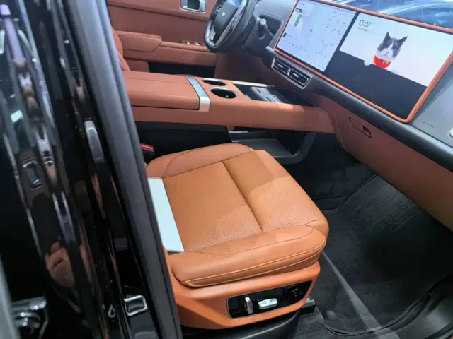 Li Auto L7 — Фото автомобиля 24