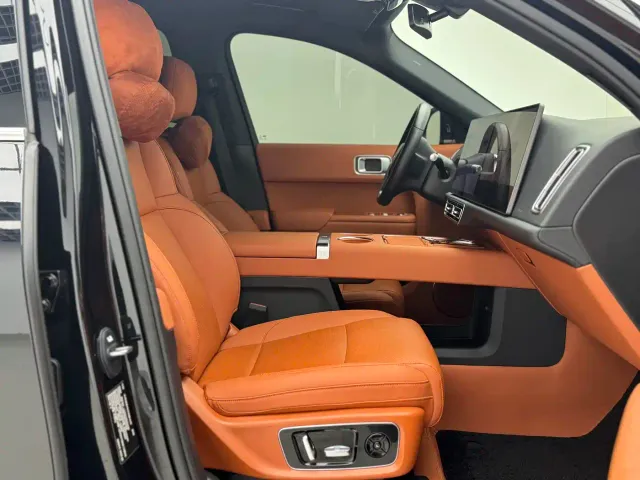 Li Auto L8 — Фото автомобиля 20