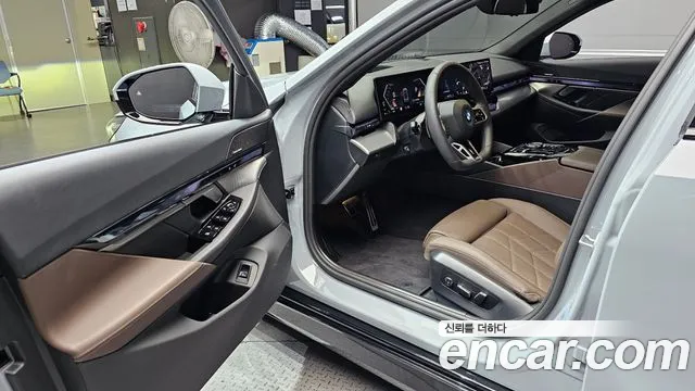 BMW 5-Series — Фото автомобиля 9