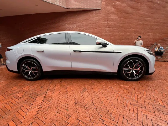BYD Han L — Фото автомобиля 4