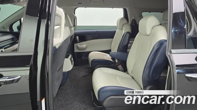 Kia Carnival Generation 4 — Фото автомобиля 17