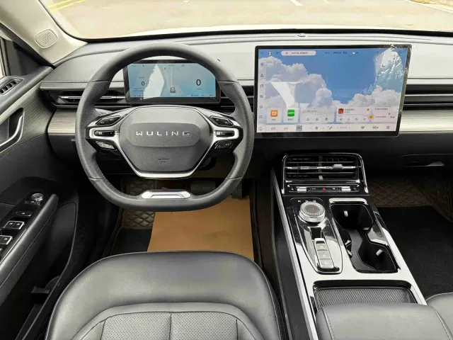 Wuling Starlight — Фото автомобиля 4