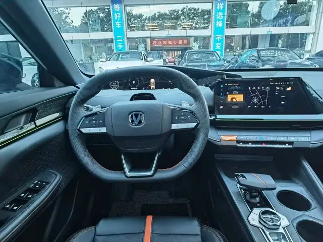 Changan UNI-V — Фото автомобиля 17