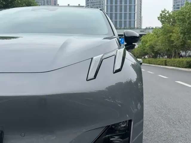 Lynk & Co Z20 — Фото автомобиля 21