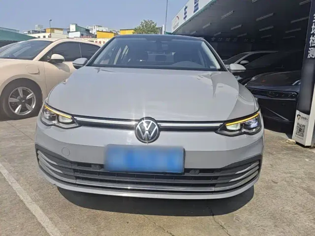 Volkswagen Golf — Фото автомобиля 2