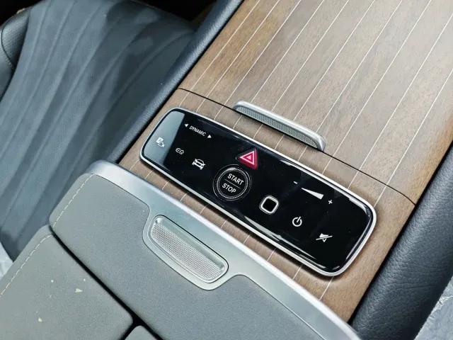 Mercedes-Benz EQS SUV — Фото автомобиля 17