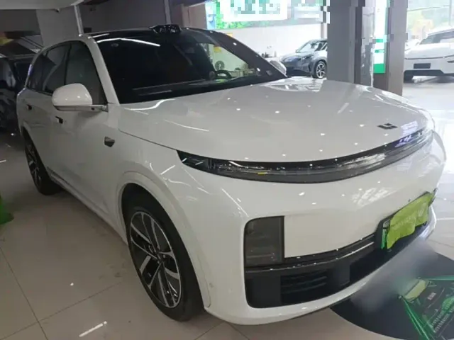 Li Auto L7 — Фото автомобиля 3