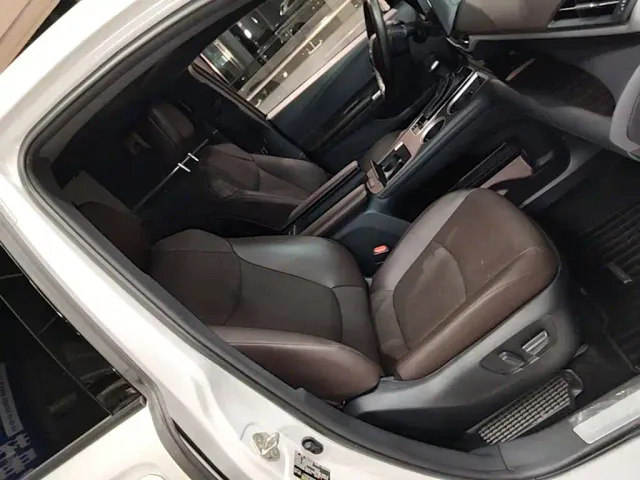 Toyota Granvia — Фото автомобиля 24