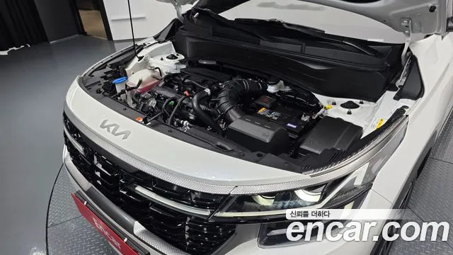 Kia Seltos Новый Seltos Бензин 1.6 турбо 2WD — Фото автомобиля 2