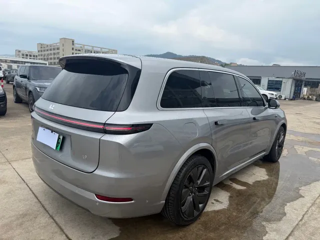 Li Auto L9 — Фото автомобиля 9