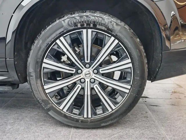 Volvo XC90 — Фото автомобиля 12