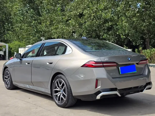 BMW i5 — Фото автомобиля 28