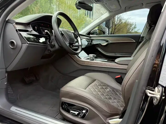 Audi A8 — Фото автомобиля 4