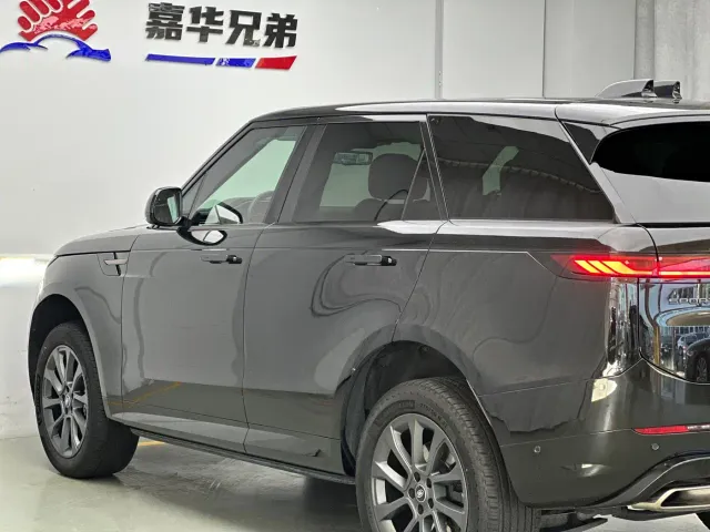 Land Rover Range Rover Sport — Фото автомобиля 12