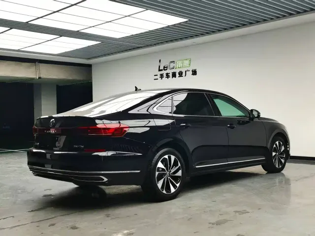 Volkswagen Passat — Фото автомобиля 6