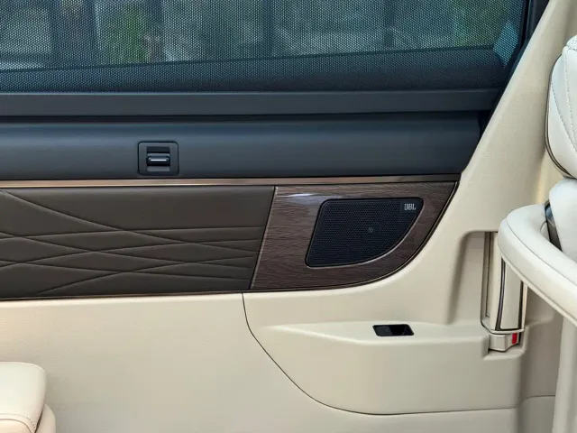Toyota Alphard — Фото автомобиля 10