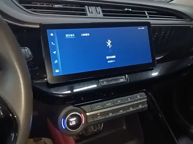 Dongfeng Fengshen AX7 — Фото автомобиля 12