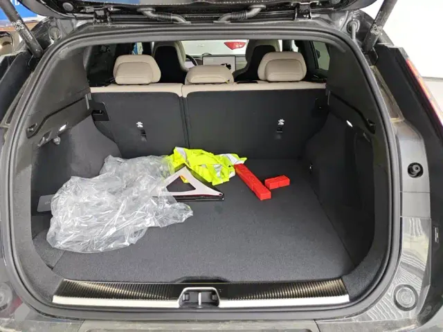 Volvo XC70 Plug-in Hybrid — Фото автомобиля 4