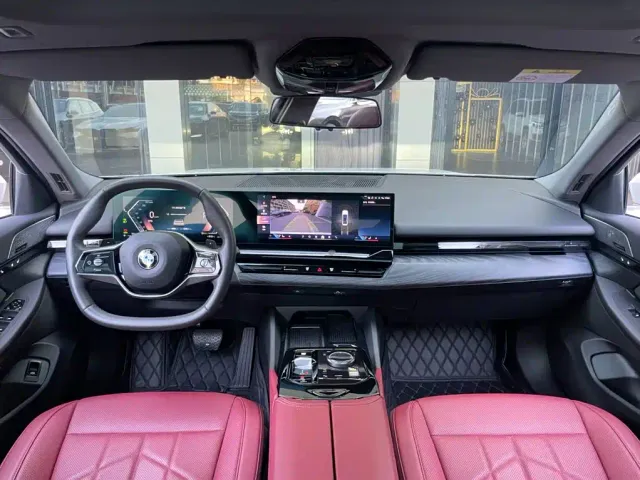 BMW BMW 5 Series 2024 525Li Luxury Package — Фото автомобиля 10