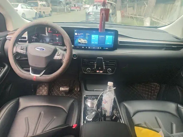 Ford Edge — Фото автомобиля 5
